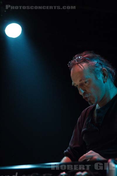 LEGENDARY PINK DOTS - 2005-10-14 - BAGNOLET - L'Echangeur - 